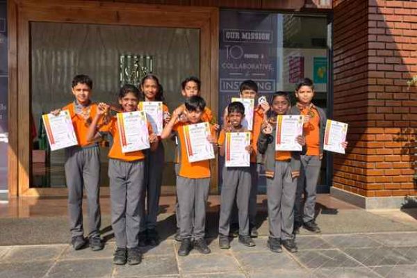 GJR-International-School-students-with-certificates-at-National-Speed-Skating-Championship-event-Chennai.
