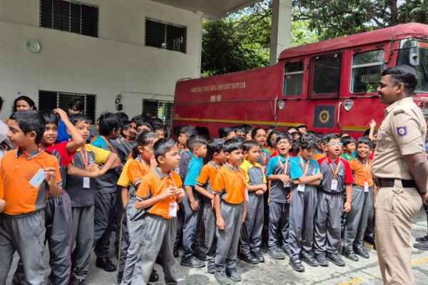 Grade 2 Field Trip to fire station